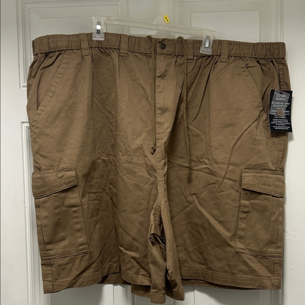 Men's Tan Cargo Shorts with Multiple Pockets